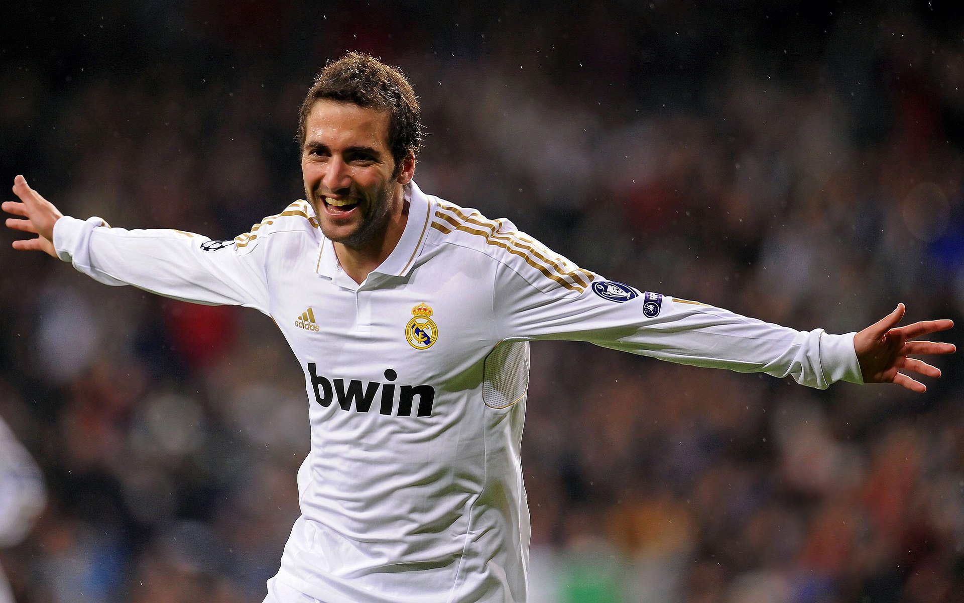 谷爱凌家人陪伴训练成为坚强后盾，谷爱凌本来是哪里人